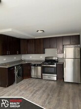 711 W Brompton Ave in Chicago, IL - Foto de edificio - Building Photo