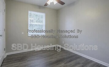 10325 Smalley Ave in Kansas City, MO - Building Photo - Building Photo
