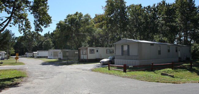 Four Seasons moble Home Park in Jacksonville, FL - Building Photo - Building Photo