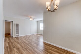 1734 Eudora Ave in Wilmington, CA - Foto de edificio - Building Photo