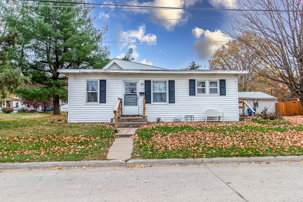 2529-2531 4th St in Moline, IL - Building Photo