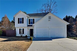 110 Chartres St in Dallas, GA - Building Photo