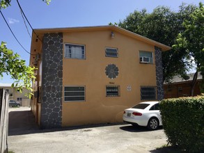 1844 NW 19th St in Miami, FL - Building Photo - Building Photo