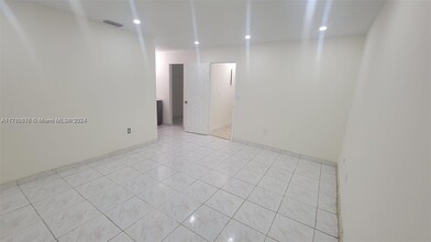 1649 SW 138th Ave in Miami, FL - Building Photo - Building Photo