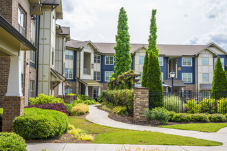 Avonlea Square in Smyrna, GA - Foto de edificio - Building Photo