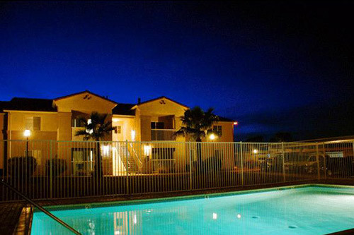 River Gardens Apartment Homes in Needles, CA - Foto de edificio