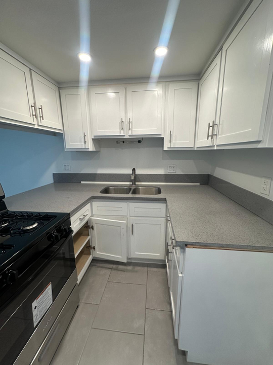 8543 Rose St in Bellflower, CA - Building Photo