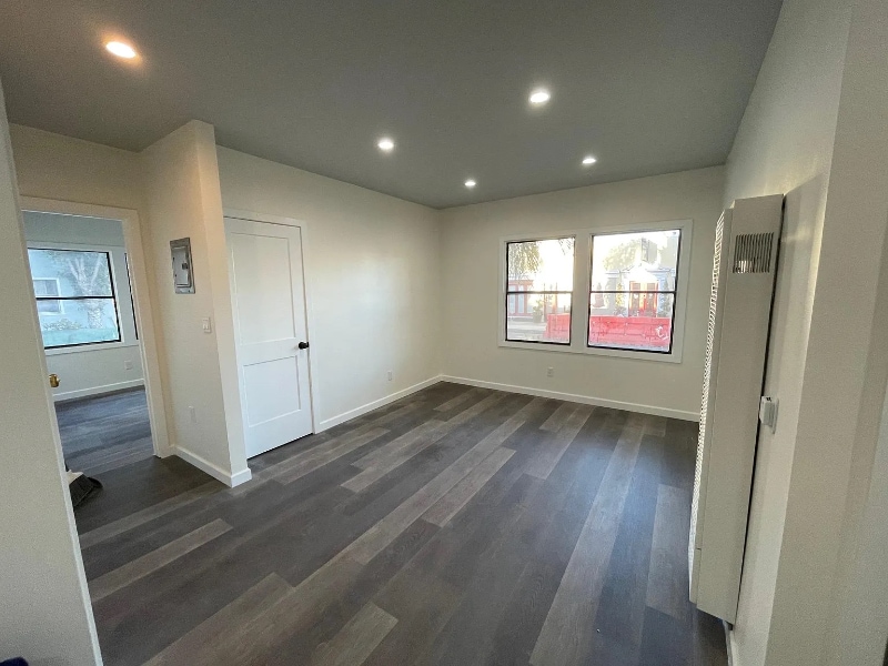 2033 E 4th St in Long Beach, CA - Building Photo