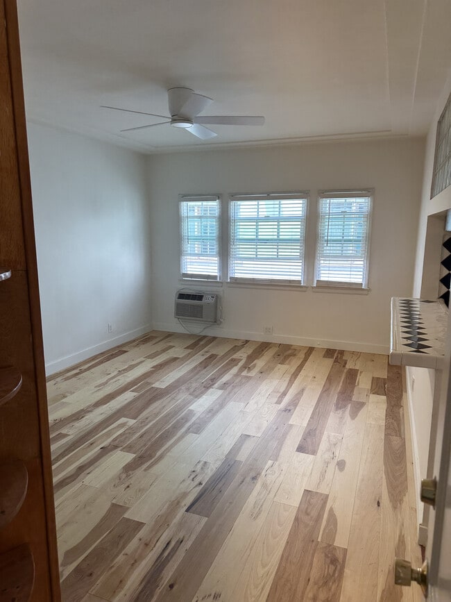632 S Cloverdale Ave in Los Angeles, CA - Building Photo - Building Photo