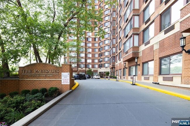 100 Old Palisade Rd in Fort Lee, NJ - Building Photo - Building Photo