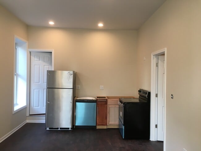 321 W 24th St in Chicago, IL - Building Photo - Building Photo