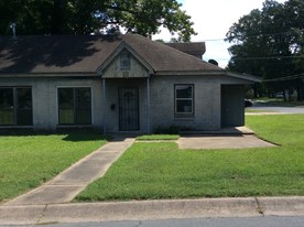 1922 W Short 17th St, Unit 2 Apartments