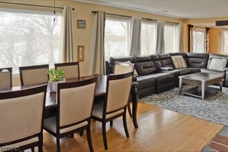 1031 Lake Shore Dr in Parsippany Troy Hills, NJ - Building Photo - Building Photo
