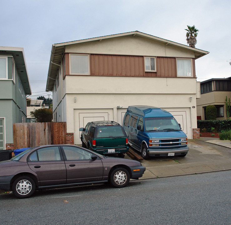 501 Serra Dr in South San Francisco, CA - Building Photo