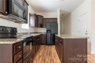 108 Lookout Point Pl in Mooresville, NC - Building Photo - Building Photo