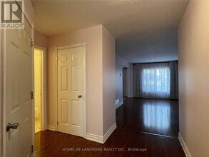 72 Michael Crescent in Barrie, ON - Building Photo - Building Photo
