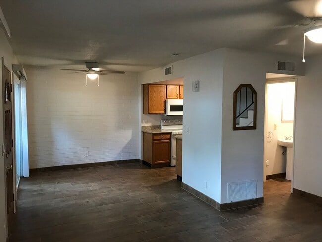 8562 E Roosevelt St in Scottsdale, AZ - Building Photo - Building Photo