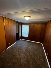 103 Hussey Mhp Ln in Beulaville, NC - Building Photo - Building Photo