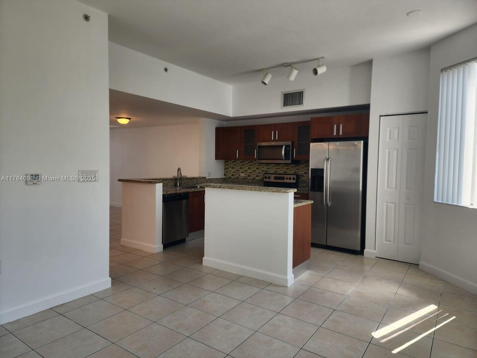 2138 Van Buren St in Hollywood, FL - Building Photo