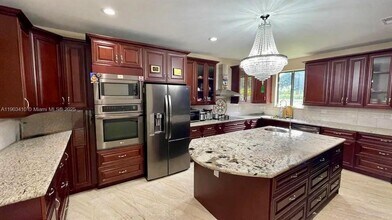 3301 SW 139th Ave in Miramar, FL - Building Photo - Building Photo