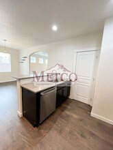 32902 E McKenzie St in Eugene, OR - Building Photo - Building Photo