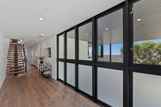 656 24th Pl in Hermosa Beach, CA - Building Photo - Building Photo