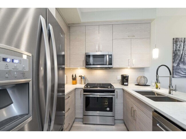 2120-2120 Gladwin Rd in Abbotsford, BC - Building Photo - Building Photo