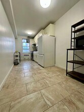 42-40 Bowne St in Queens, NY - Building Photo - Building Photo