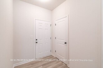 6104 Jasmine Br Rd in Charlotte, NC - Building Photo - Building Photo