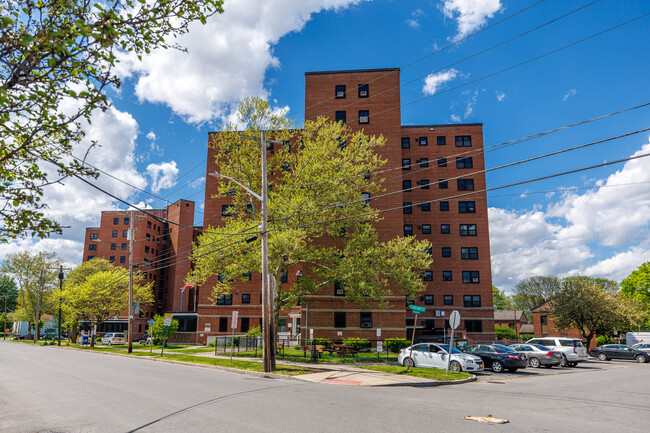 312 Gifford St in Syracuse, NY - Foto de edificio - Building Photo