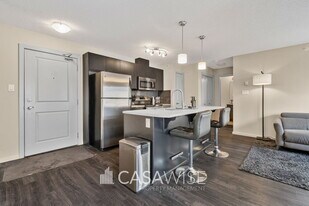 340-340 Windermere Rd NW in Edmonton, AB - Building Photo