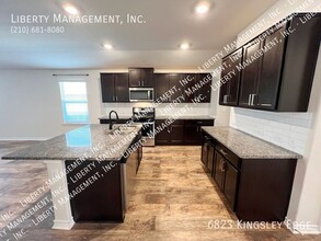 6823 Kingsley Edge in San Antonio, TX - Foto de edificio - Building Photo