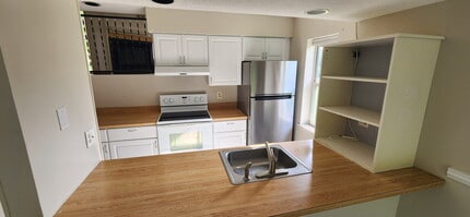60 Old Town Rd #119, Unit c/o 217DRT LLC in Vernon, CT - Building Photo - Building Photo