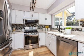 112 Bella Vista Ave in Pacifica, CA - Building Photo - Building Photo
