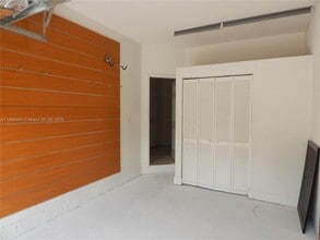 10205 NW 10th St in Miami, FL - Building Photo - Building Photo