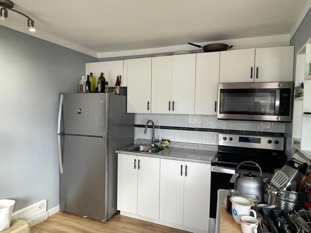 12 Rosehill St in Nanaimo, BC - Building Photo - Building Photo