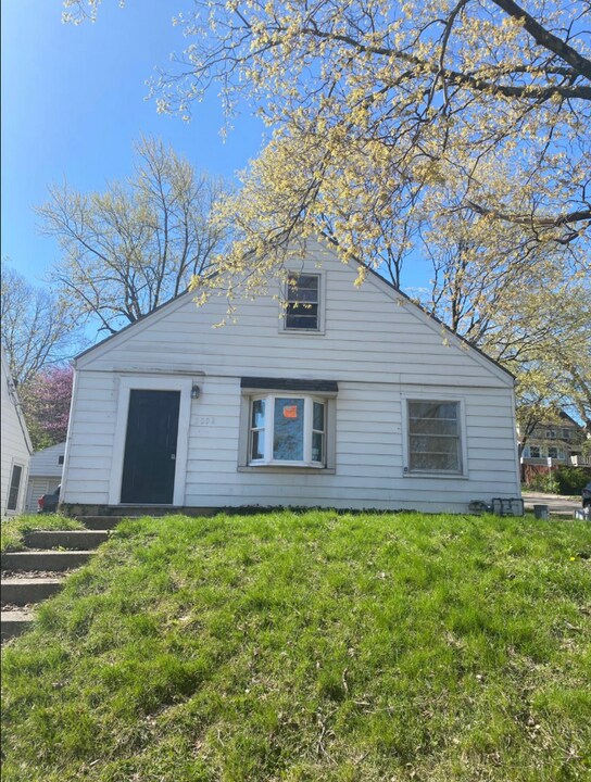 2002 Deanwood Ave in Dayton, OH - Building Photo