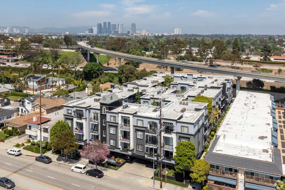 2820 Sawtelle Blvd in Los Angeles, CA - Building Photo