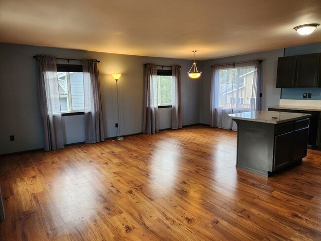 7664 Kildare Loop NW in Silverdale, WA - Building Photo - Building Photo
