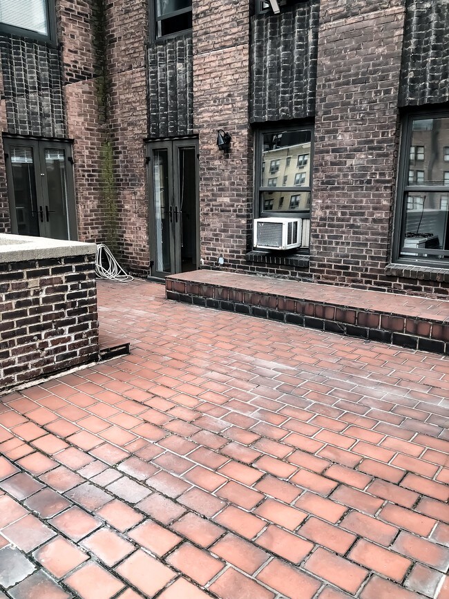 111 E 38th St in New York, NY - Building Photo - Building Photo