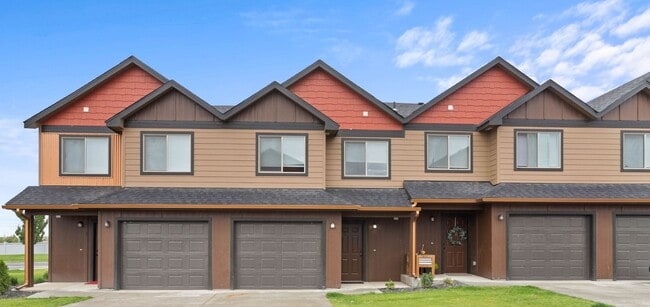 7320 S Fruitvale Rd in Cheney, WA - Building Photo - Building Photo