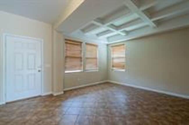 7265 W Gardenia Ave in Glendale, AZ - Foto de edificio - Building Photo