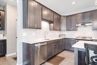 7181 Fenwick St NW in Pickerington, OH - Foto de edificio - Building Photo