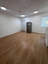 1906 Filson St UNITS A, B, C in Bakersfield, CA - Building Photo - Building Photo