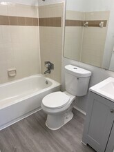 1956 Lake Atriums Cir in Orlando, FL - Building Photo - Building Photo