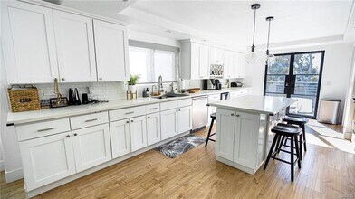 1109 Alabama St in Huntington Beach, CA - Building Photo - Building Photo