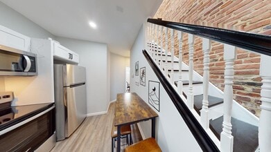 2407 Jefferson St in Baltimore, MD - Foto de edificio - Building Photo