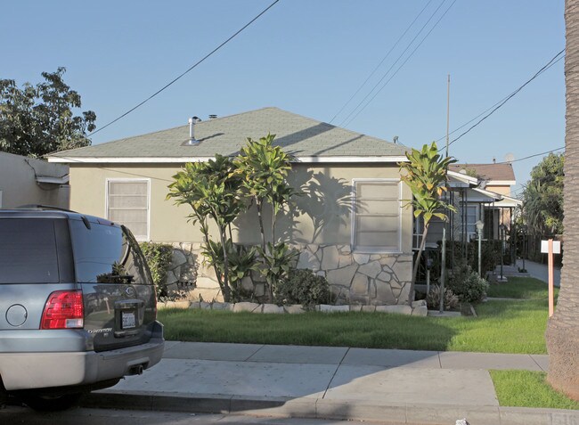 6163 Carmelita Ave in Huntington Park, CA - Building Photo - Building Photo