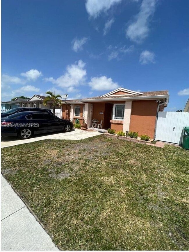 19763 SW 124th Ave in Miami, FL - Building Photo - Building Photo