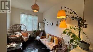 1009 Timmer Pl in Milton, ON - Building Photo - Building Photo